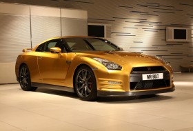 gt-r, nissan, usain bolt