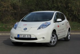 elektromos, leaf, nissan, villanyautó