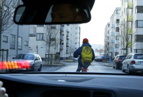 baleset, genfi autószalon, volvo