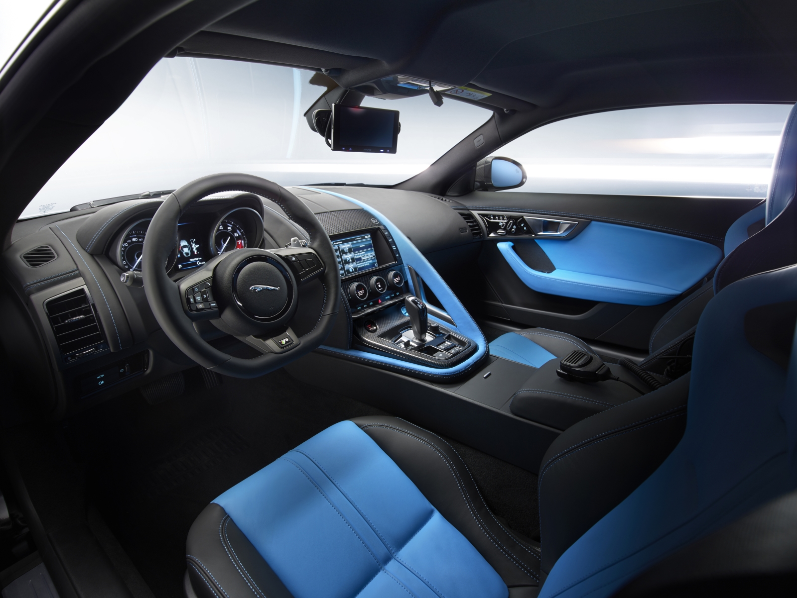 Jaguar F-Type Coupé Team Sky