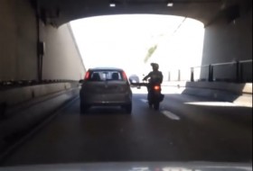baleset, motoros, videó
