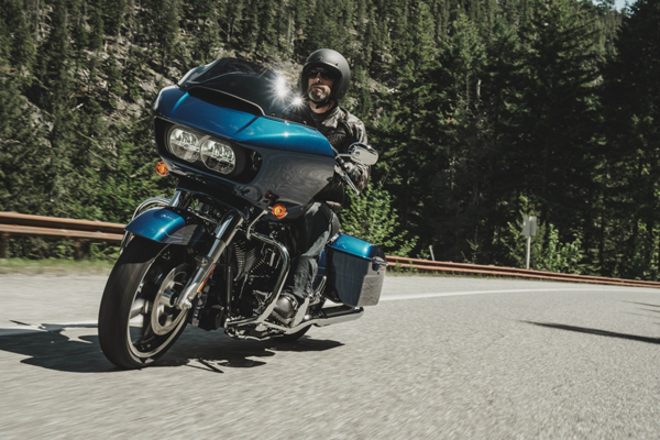 road_glide_special_riding_2
