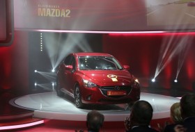 arany kormánykerék, év autója, mazda, mazda2