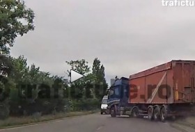 baleset, kamion, románia, teherautó, videó