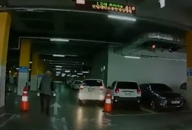 autókölcsönzés, baleset, korea, videó