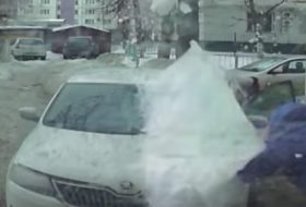 baleset, hó, jég, skoda, videó baleset, hó, jég, skoda, videó