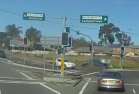 autóbaleset, sydney, videó autóbaleset, sydney, videó