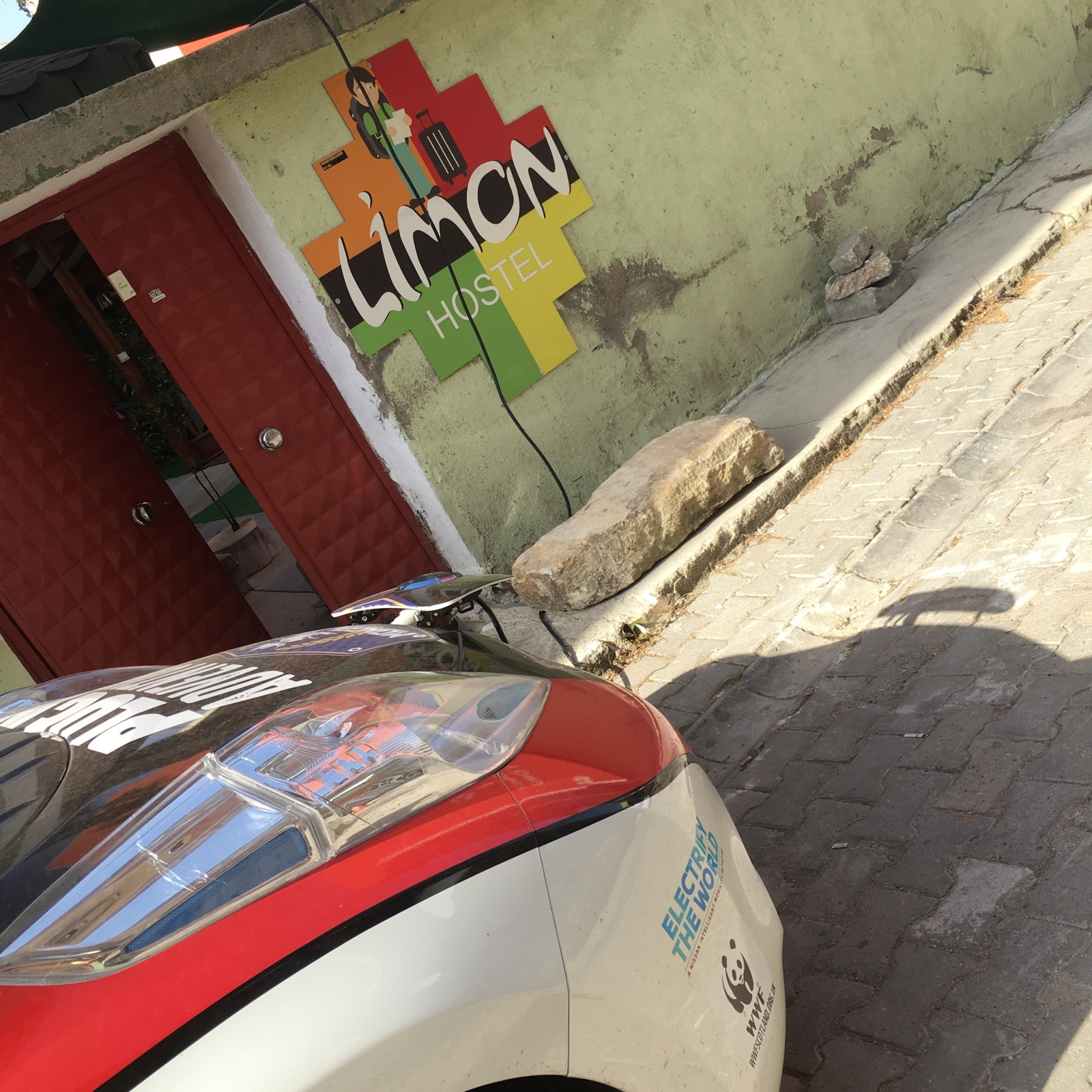 Nissan Leaf teljesítette a Mongol Rally-t