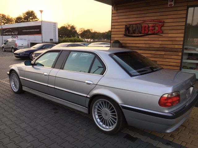 Ritka hosszú BMW 750i XL L7