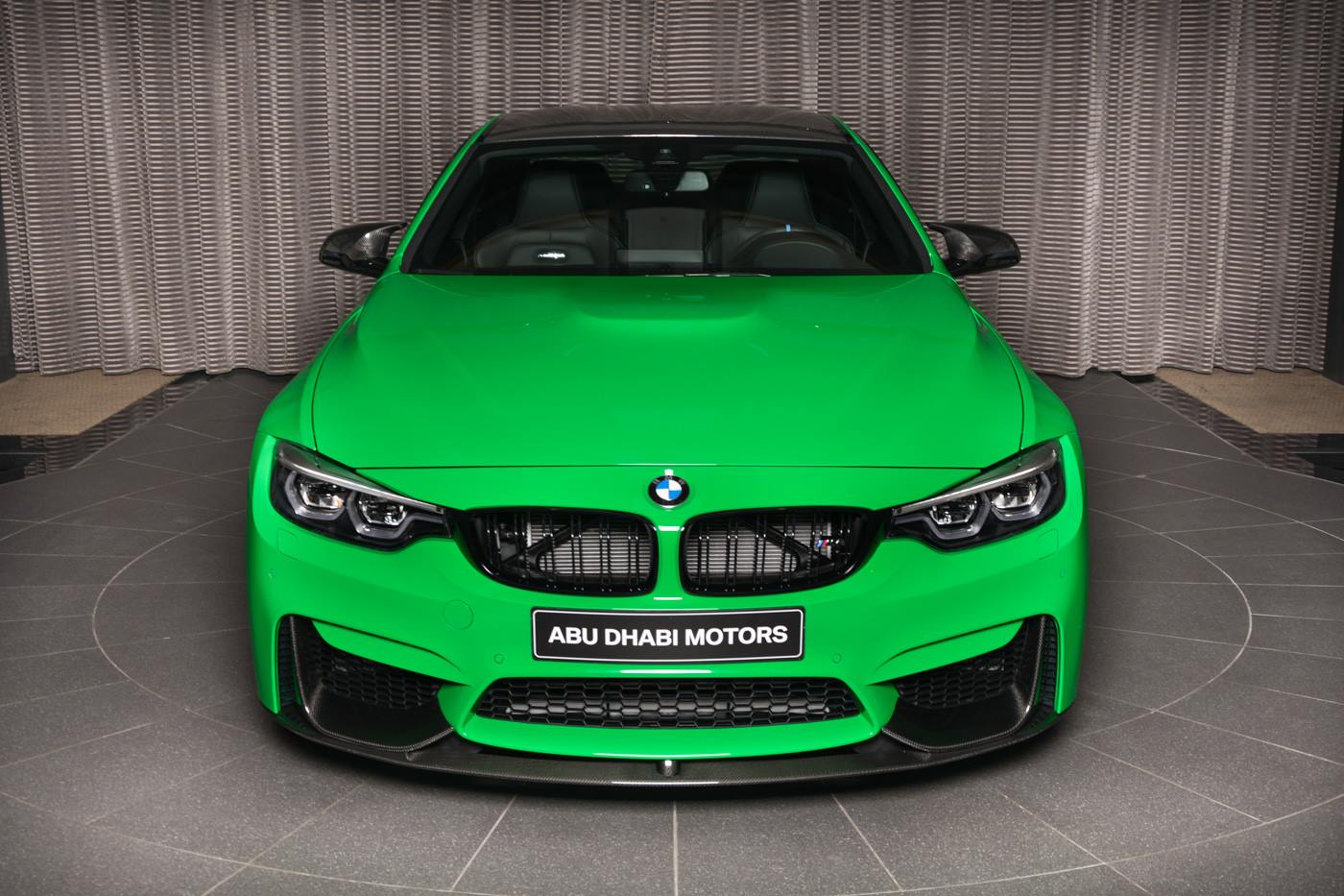BMW M4 kupé Abu Dhabi Motors