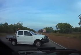 ausztrália, autóbaleset, kamion, pickup