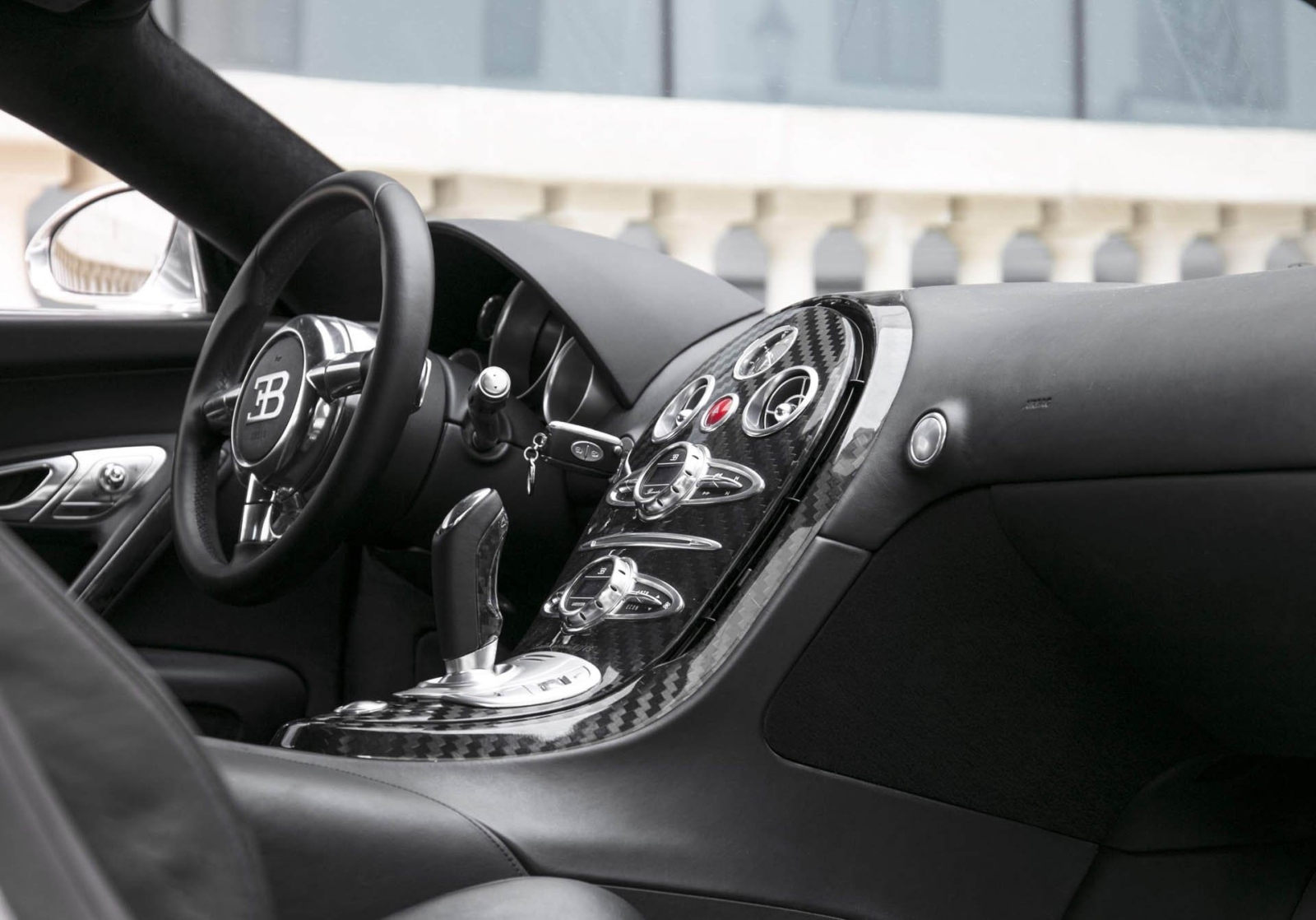 Króm-karbon Mansory Bugatti Veyron