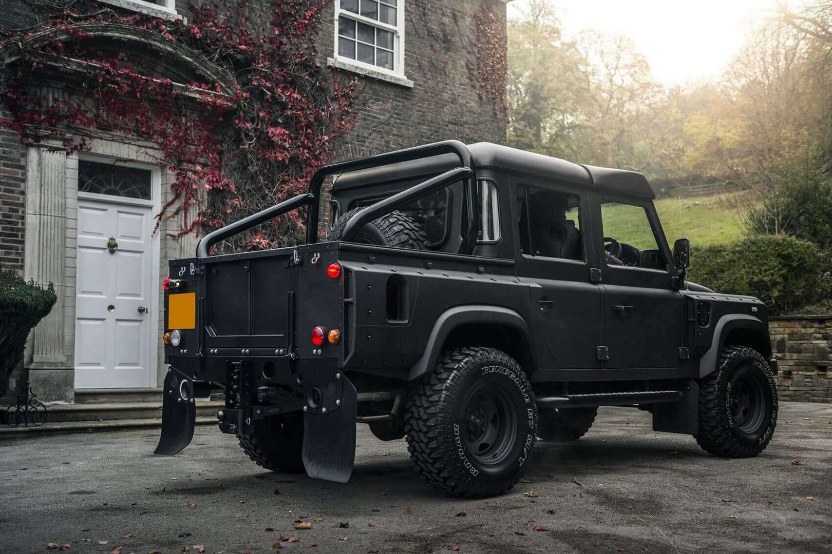 Land Rover Defender Kahn Design & Chelsea Truck Company