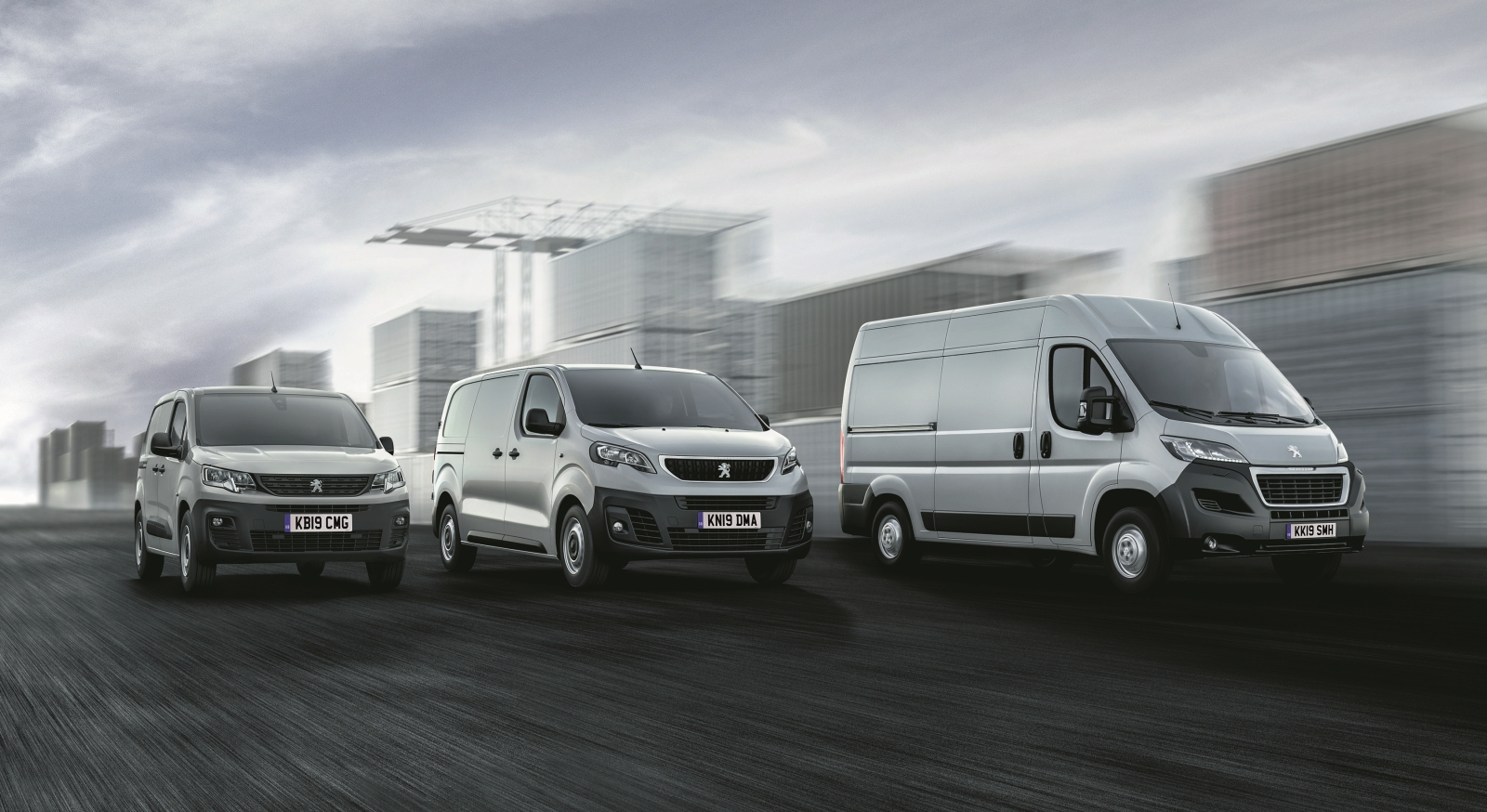 Large-15697-PEUGEOTBoxerElectricunveiledattheCommercialVehicleShow