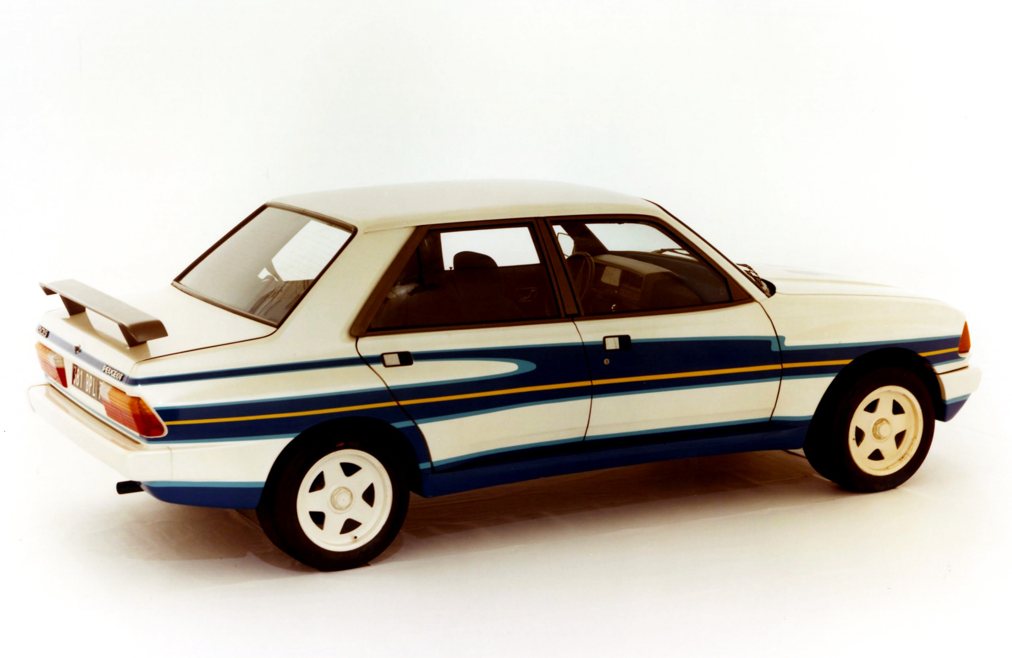 peugeot_305_rallye_v6_prototype_2