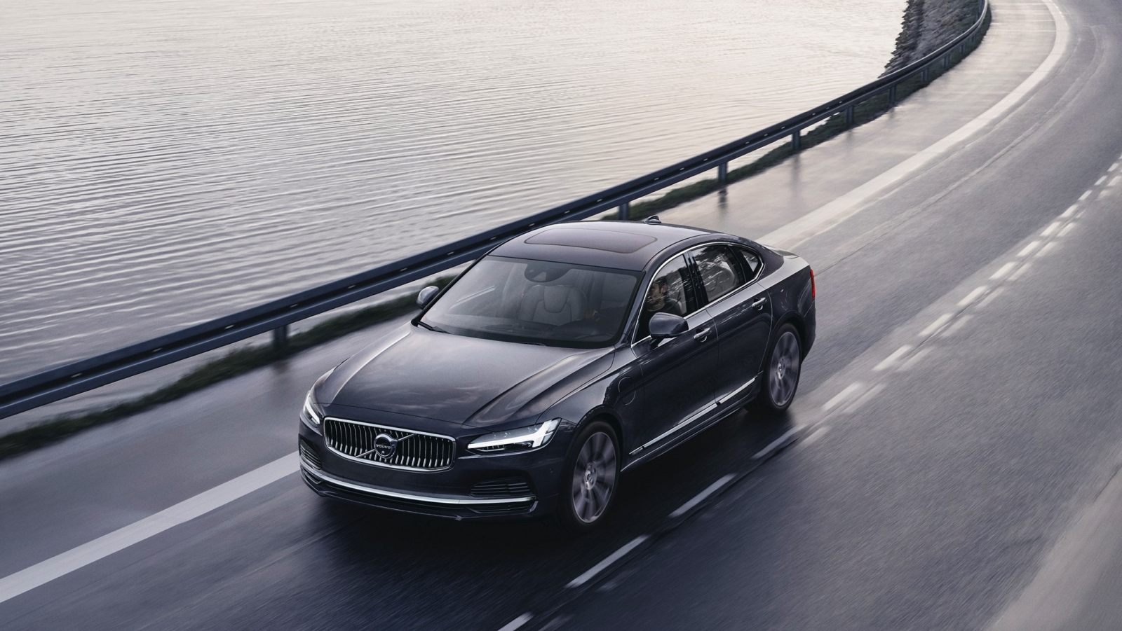 The refreshed Volvo S90 Recharge T8 plug-in hybrid in Platinum Grey