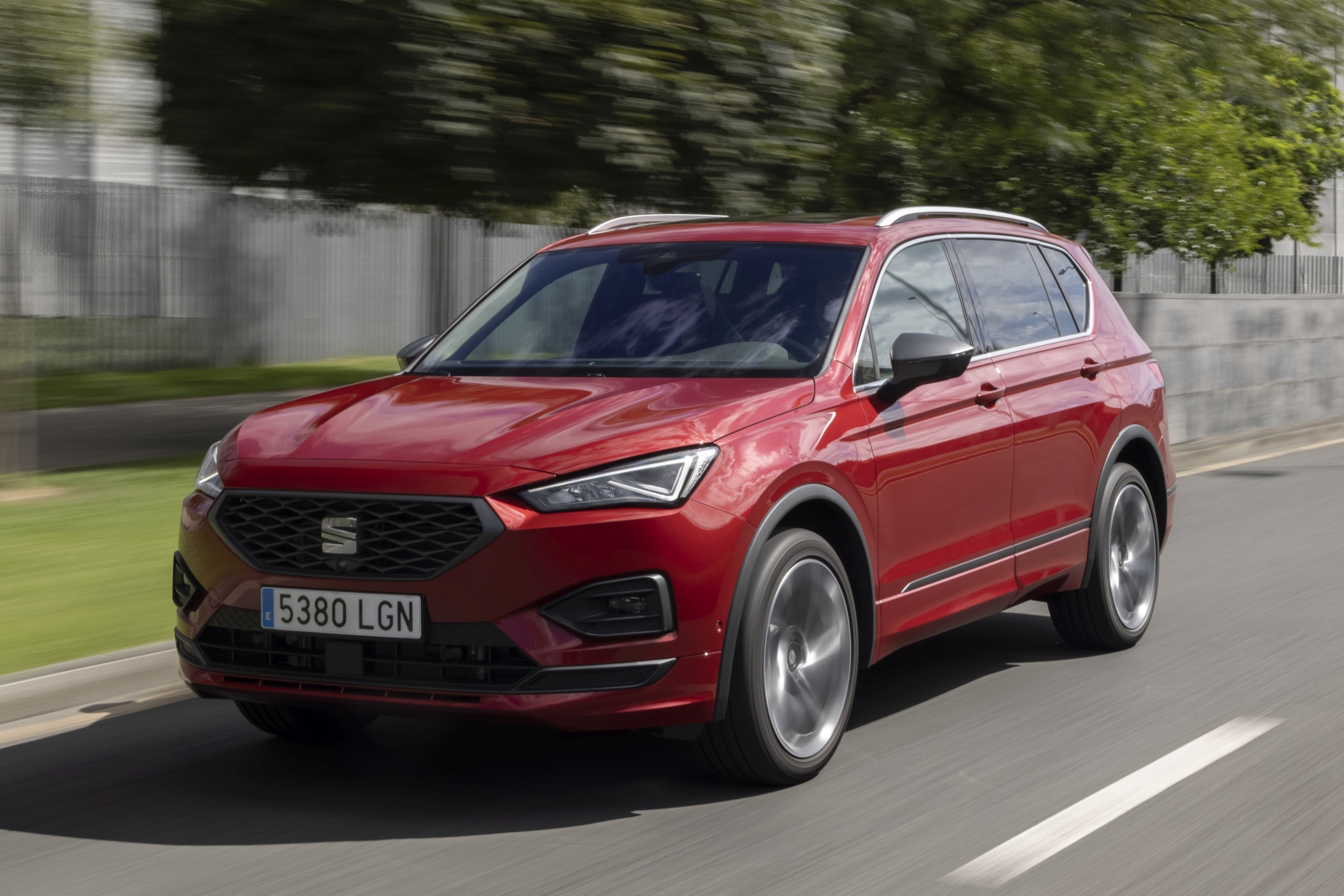 SEAT-boosts-its-large-SUVs-performance-as-Tarraco-2-0-TSI-245PS-DSG-4Drive-enters-production_01_HQ