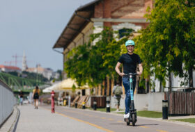 e-roller, elektromos, fenntarthatóság, közlekedés, roller, tier