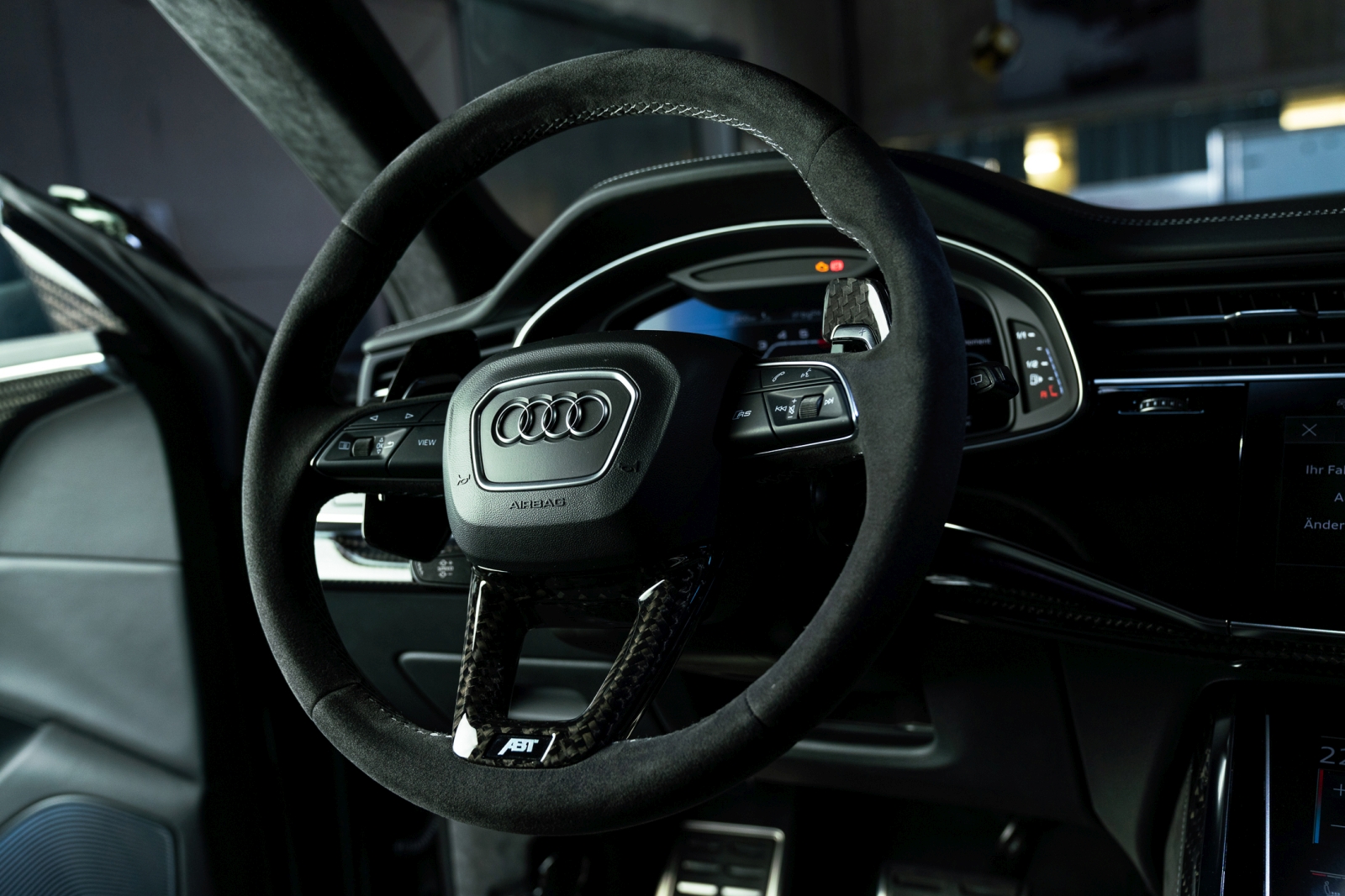 Audi RS Q8 Signature Edition
