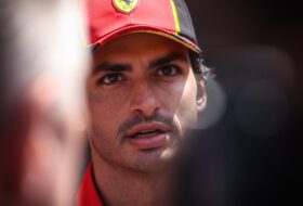 carlos sainz, charles leclerc, ferrari, lewis hamilton, mercedes